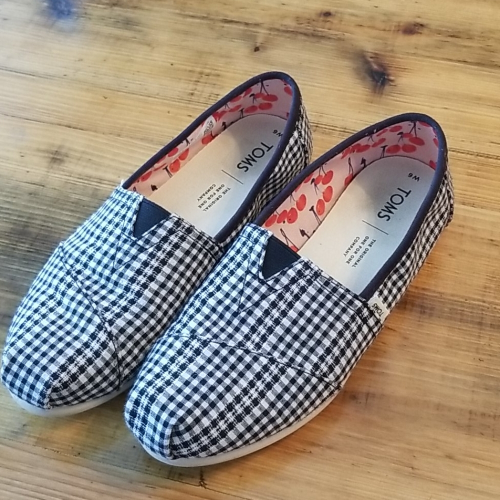 Toms